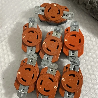 NEW Hubbell na