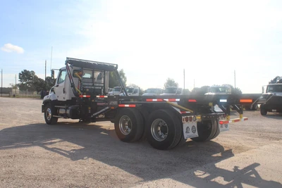 New | in-Stock 2027 FREIGHTLINER 114SD PLUS Rolloff Trucks Texas US | Roll Off Truck World #1507657