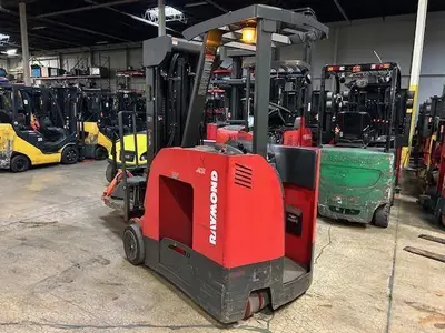 Used 2017 RAYMOND 425C40QM 3-Wheel Stand up Electric Counterbalance Forklifts Illinois US | Somerset Equipment Sales #1546201