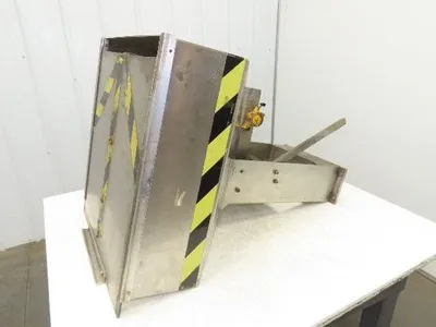 Haumiller Pneumatic Vibratory Parts Feeder Bin 24x24" Stainless Hopper