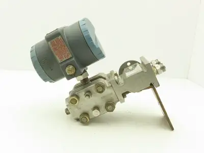 Foxboro 823DP-I3S1NM2 Pressure Transmitter 12.5-65VDC 3000psi Manifold M20TES-AM