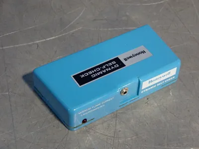 New | in-Stock HONEYWELL R7476A 1007 Industrial Controls Ohio US | HGR 24 #1129911