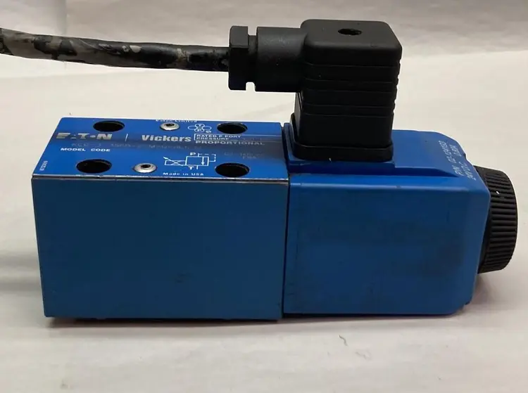 Used VICKERS KCG-3-350D-Z-M-U-HL1-10 Solenoid Valves Ohio US | Surplus Asset Holdings #1226318