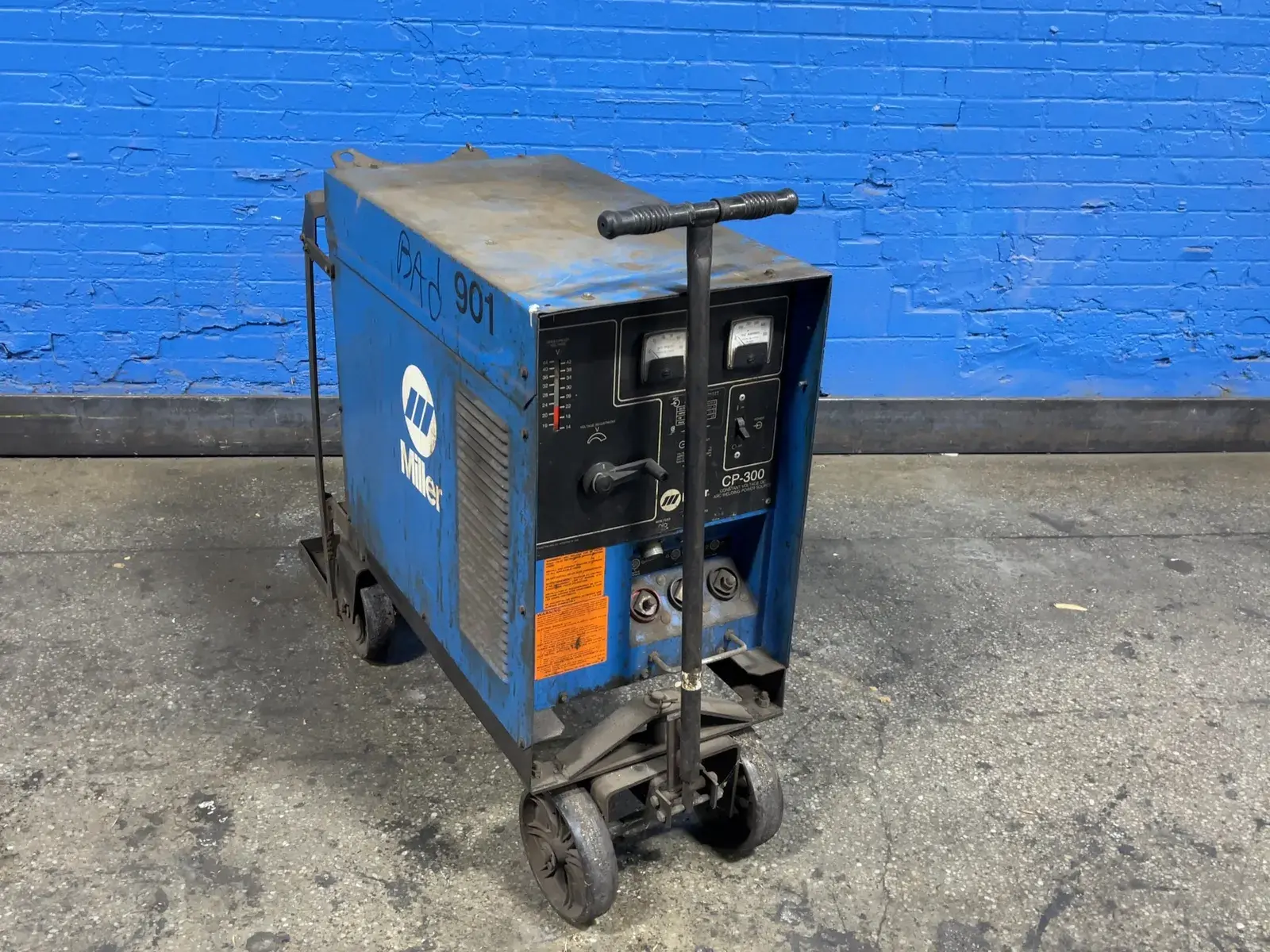 USED MILLER CP300