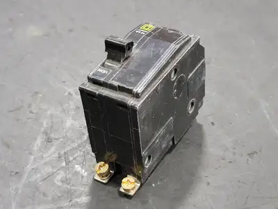 USED SQUARE D QOB215