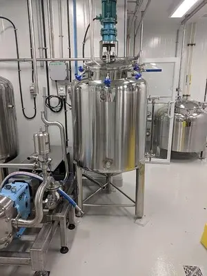 Vertical SS Mixing Tanks