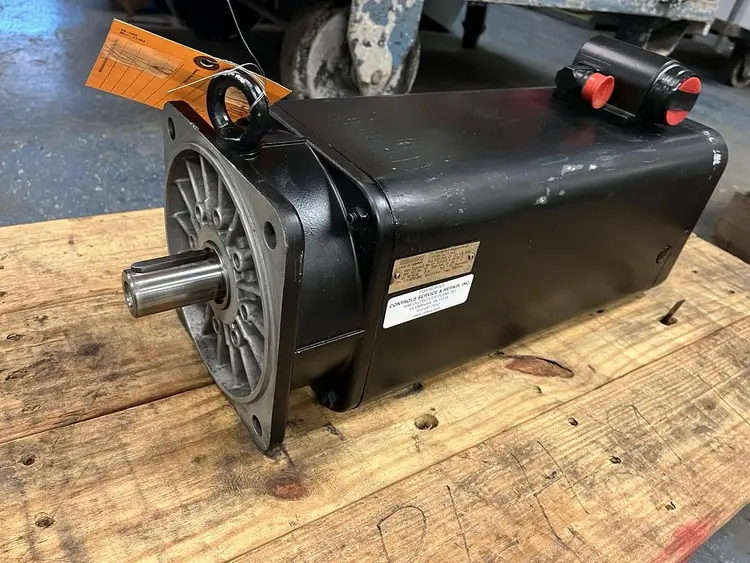 Used SIEMENS 1FT5104-1AC71-1AAO Servo Motors Ohio US | Surplus Asset Holdings #1188660