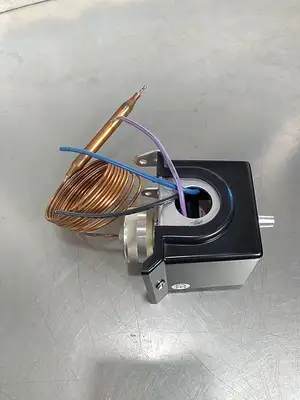 UE F54-D23BC Temperature Switch: 150° to 650° F Loc4D29