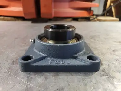 NEW NATIONAL BEARING UCF208-24