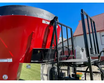 Used CLOVERDALE _UNKNOWN_ Feeder Wagons Iowa US | Keast Enterprises #1360075