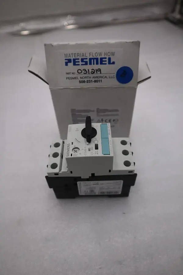 NEW OPEN BOX 3RV1021-4CA10 SIEMENS Circuit Breaker STOCK G533A