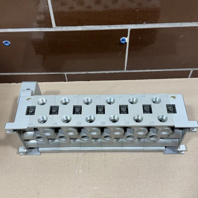NEW SMC VV5FS4-10-061-03-CD