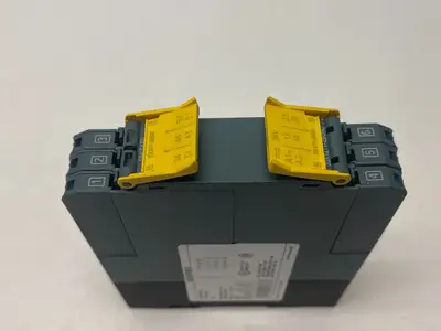 USED SIEMENS SIRIUS SAFETY RELAY, SPRING-TYPE, OUTPUT EXPANSION, 24VDC