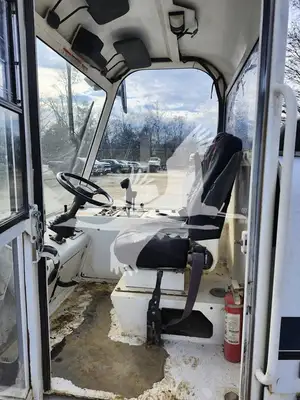 USED 2011 ROADTEC FB85