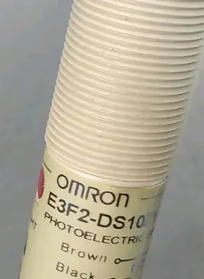 Omron E3F2-DS10Z1-N Photoelectric Switch Loc5E7/2
