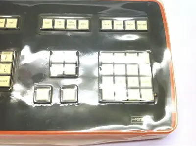 USED FISHER SCIENTIFIC CONTROLLER KEYBOARD WITH 37 PIN CONNECTOR
