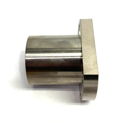 USED MISUMI FLANGED HOUSED DOUBLE BEARING, RETAINED, ROUND