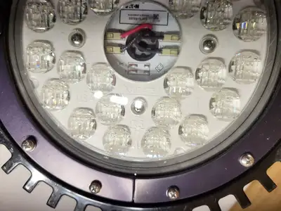 NEW CROUSE-HINDS VMVL-11-R3-UNV1-S890