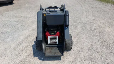 LABOUR SAVER 550 MINI SKID STEER | Platinum Group (5)