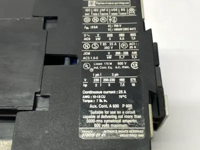 USED TELEMECANIQUE CONTACTOR 3-PHASE 600V 25A METAL DIN LATCH