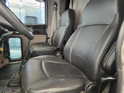 USED 2018 PETERBILT 389
