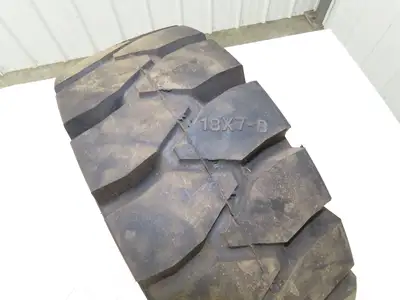GS-Solid 18X7-8 4.33 Forklift Tire Resilient Solid Traction Black