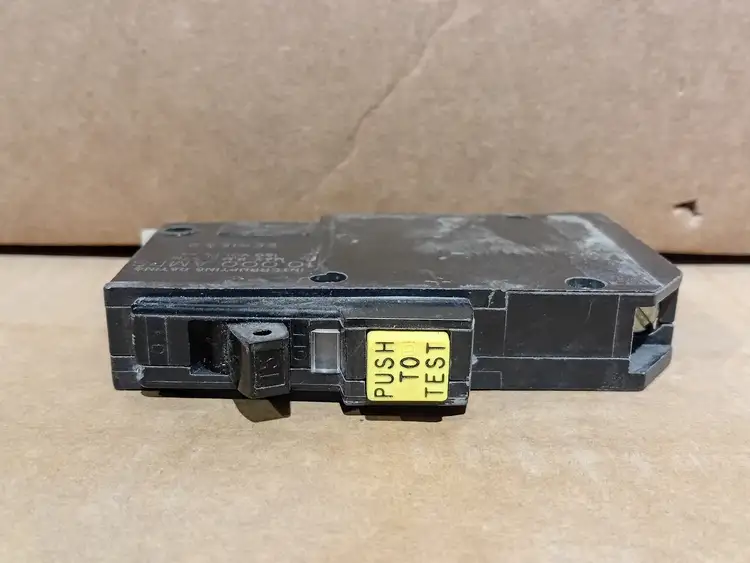 Used SQUARE D QOB115 Switchgears British Columbia CA | Lenmark #1438676