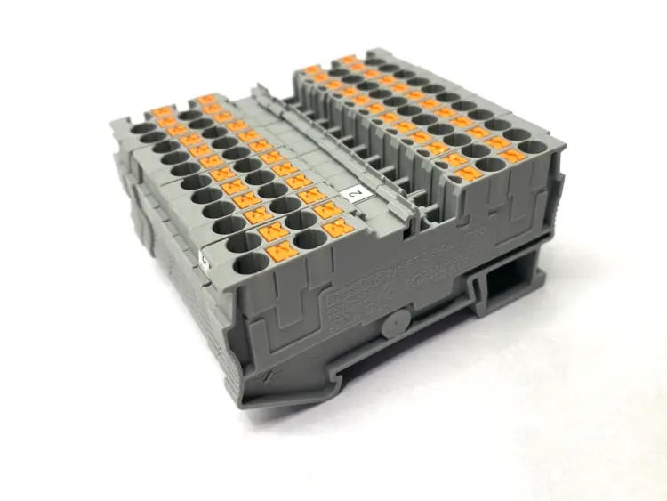 Used PHOENIX CONTACT FEED-THROUGH TERMINAL BLOCK PT 2,5-QUATTRO LOT OF 12 Terminal Blocks | Maverick Industrial Sales #1103550