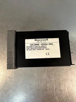 Honeywell UDC 3000 Versa-Pro Temp Controller DC300K-E-0A0-20-0000-0 (2.1.3)