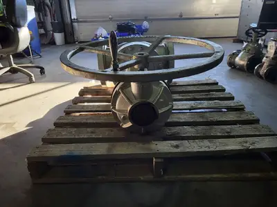 8" Class 300 Globe Valve API 623