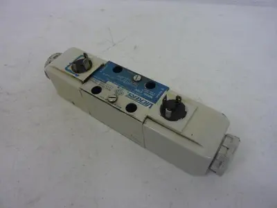 USED VICKERS DG4V-3-6C-M-U-HL7-60