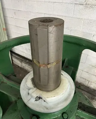 USED BLACK CLAWSON HYDRAPULPER