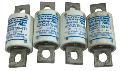 NEW FERRAZ SHAWMUT A30QS100-4TI FUSES 100A 300VAC A30QS1004TI LOT OF 4