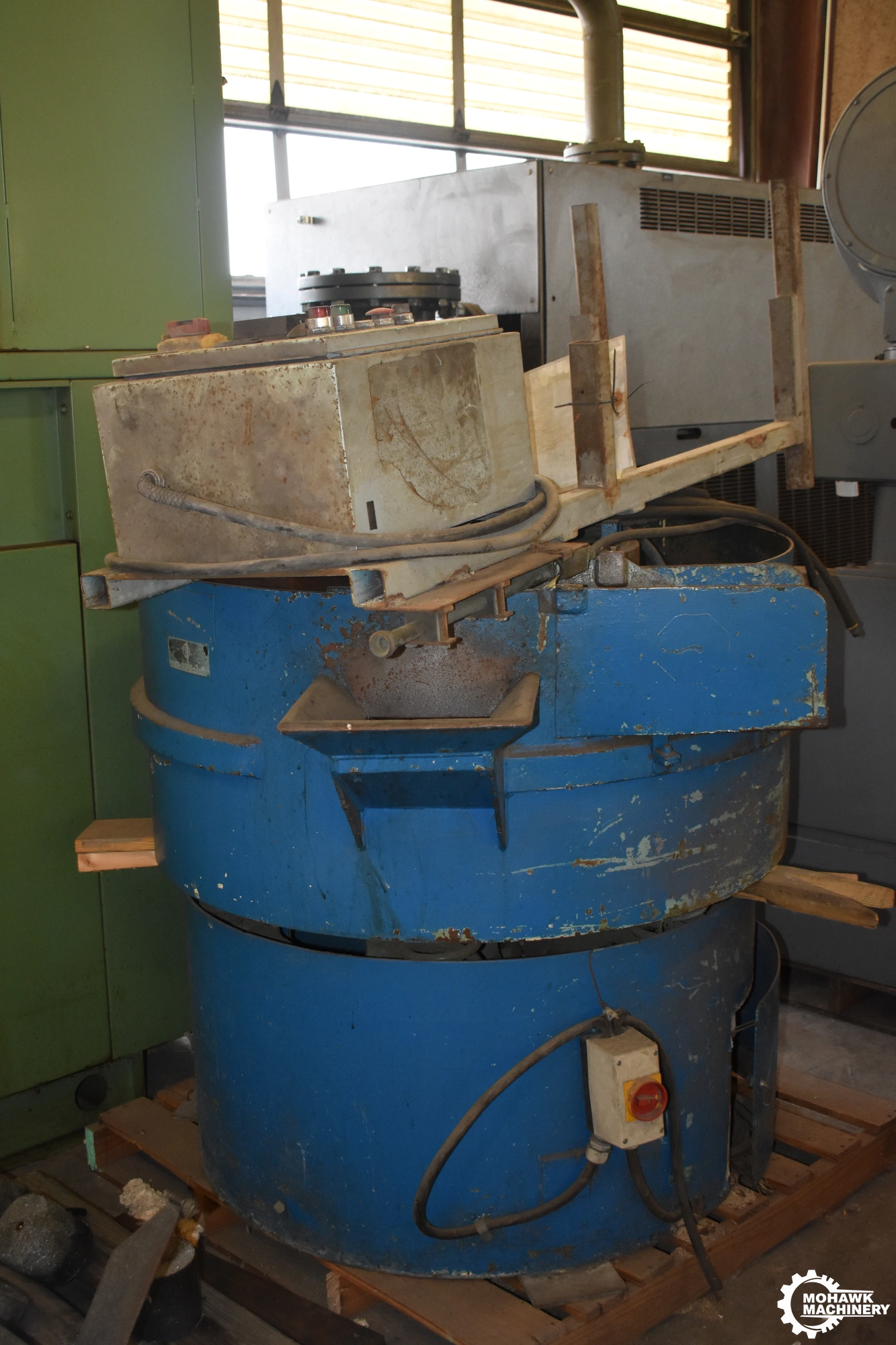 4.2 CU. FT. ROTO-FINISH "ST-4DUOO SPIRATRON" BOWL-TYPE VIBRATORY DRYER