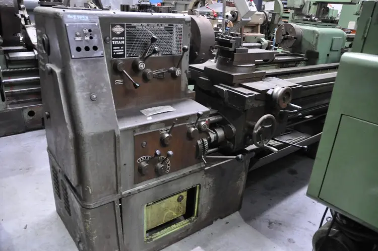 Used TITAN Ø 600 X 3000 MM Engine Lathes BE | Apt International N.V #361686