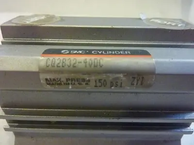 NEW SMC CQ2B32-40DC