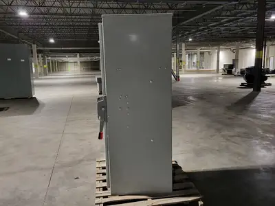 USED SQUARE D HVMB305200