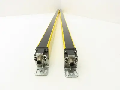 Schmersal SLC440COM-ER-0890-14 Safety Light Curtain Transmitter & Receiver Set