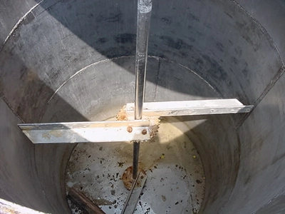 USED 750 GALLON OPEN TOP MIXING TOP OPEN TOP MIXING TANK