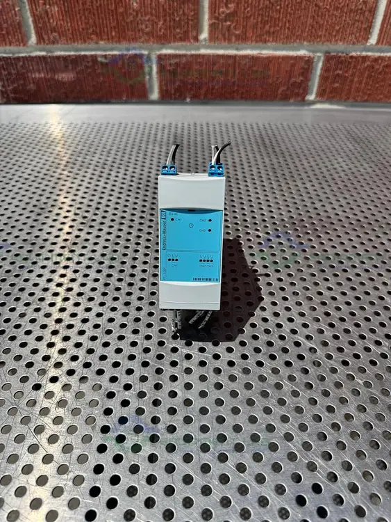 Used ENDRESS + HAUSER NIVOTESTER FTL 325P-O3E3 VIBRONIC POINT LEVEL DETECTOR Electronics & Components California US | Equipment Lab #1271600