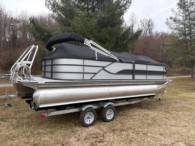 New | in-Stock 2026 BENTLEY PONTOONS 223 NAVIGATOR Boats (Misc) Virginia US | Affordable Outdoors #1638044