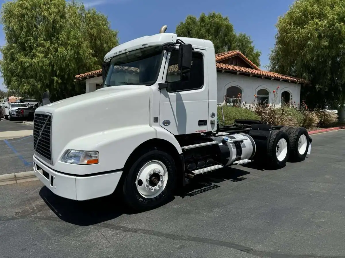 Used 2016 VOLVO VNM64T Conventional trucks California US | Commerce Truck Equipment Sales #1548784