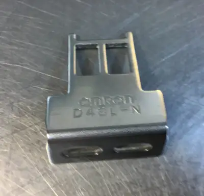 USED Omron D4SL-N4HFG-DN