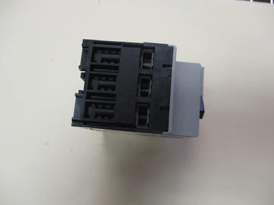 USED Allen-Bradley 140M-C2E-B40 Ser B