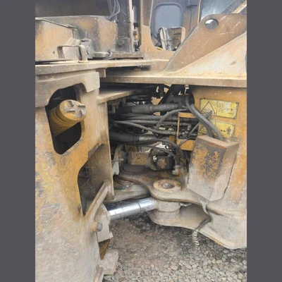 USED 2017 CATERPILLAR R1300G