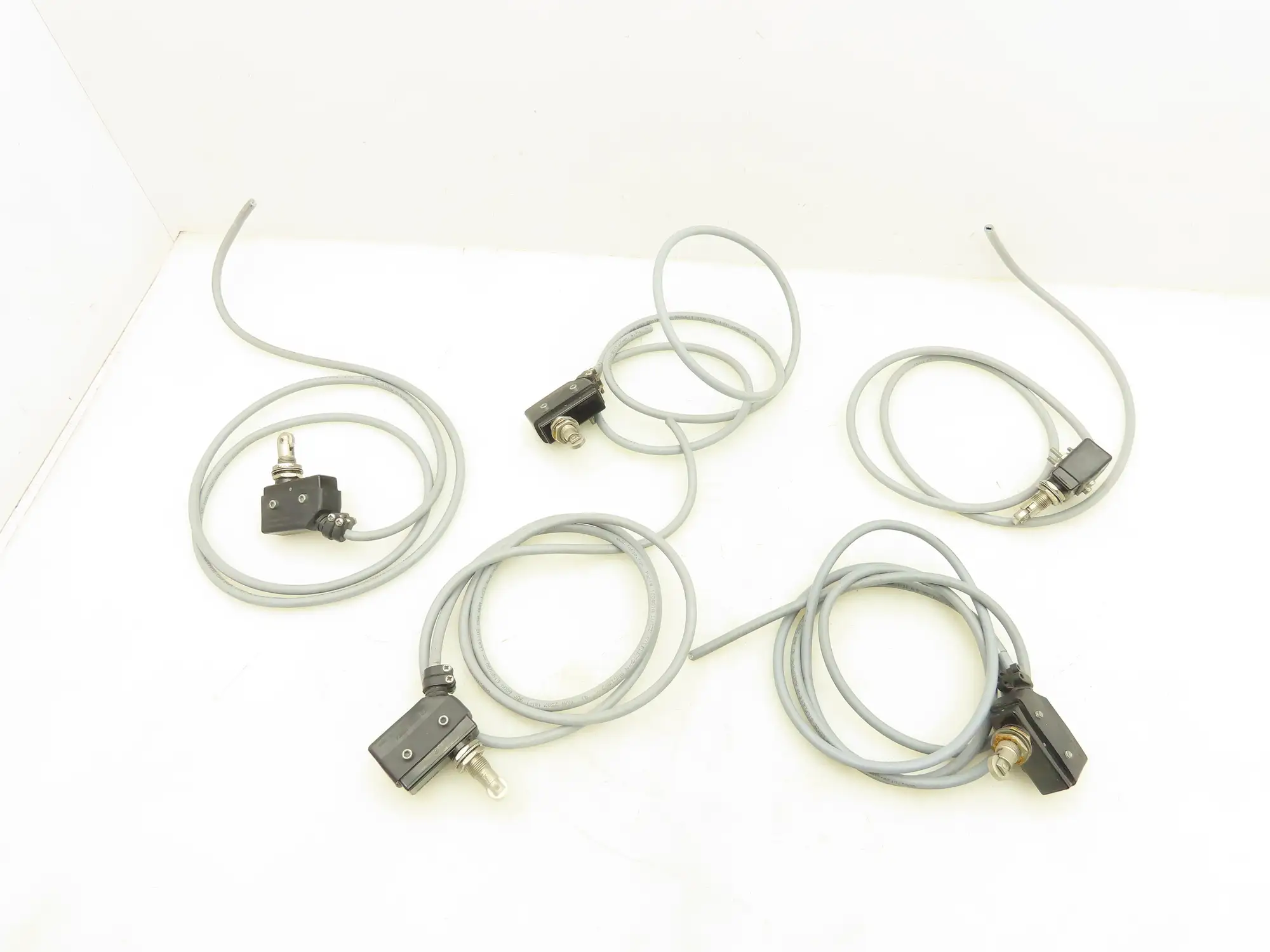 Renew RZ-15GQ22-B3 Micro Plunger Limit Switch 1/2" Roller Lot of 5