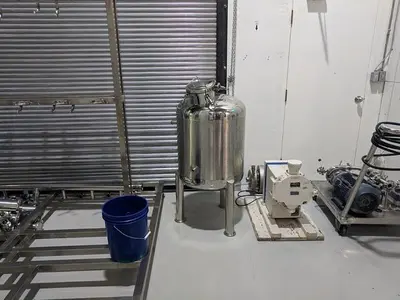 Small SS Vertical Tank
