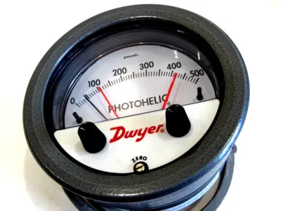 NEW DWYER 3000MR PRESSURE GAUGE 0-500 24VDC