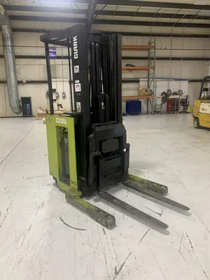 USED CLARK NP3000D-30