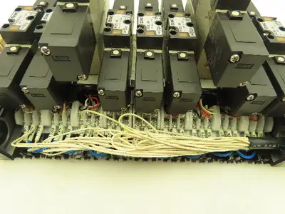 SMC VV5FS2 Plug-In 9-Station Manifold Control Unit VFS2000 Solenoid Valve Bank
